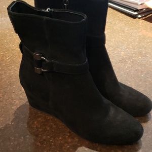 Bandolino black suede ankle boots